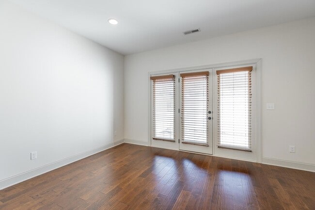 Building Photo - 3306 Stonecreek Dr