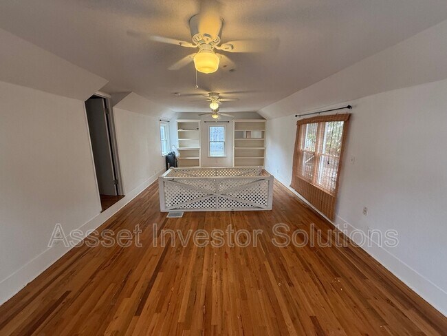 Building Photo - 4410 Fairmount Ave