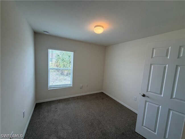 Building Photo - 513 Ella Jean Pl