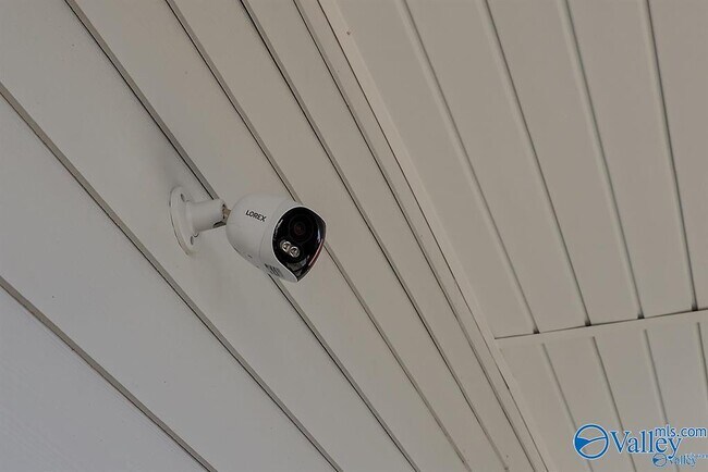 Building Photo - 1122 NE Wellman Ave