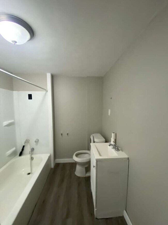 Building Photo - Spacious Single-Family Home – Great Location – Immediate Move-In!