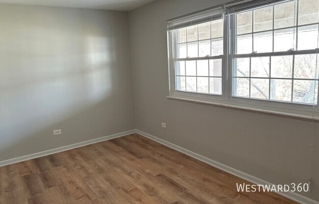 Building Photo - 5501 Carriage Way Dr