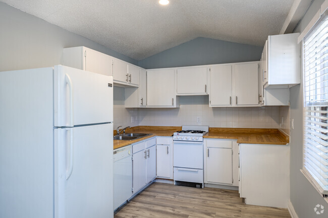 1BD, 1BA - 750SF - Kitchen - 3608 Jackson Street