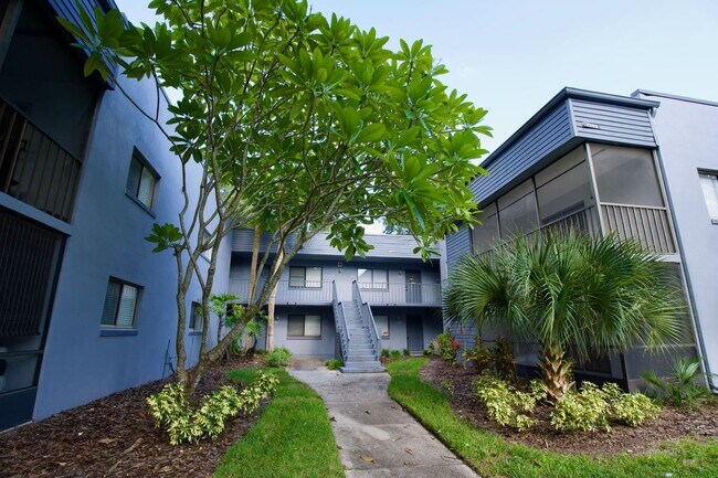 Primary Photo - Beautifully Upgraded 2BR/2BA Condo – Lake ...