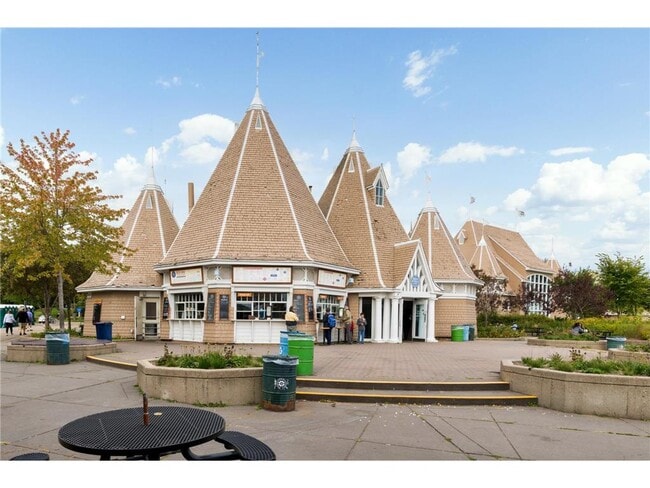 Building Photo - 4020 Ewing Ave S