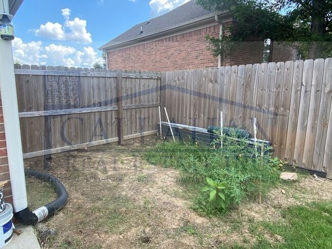 Building Photo - Base Meadows 4 bedroom