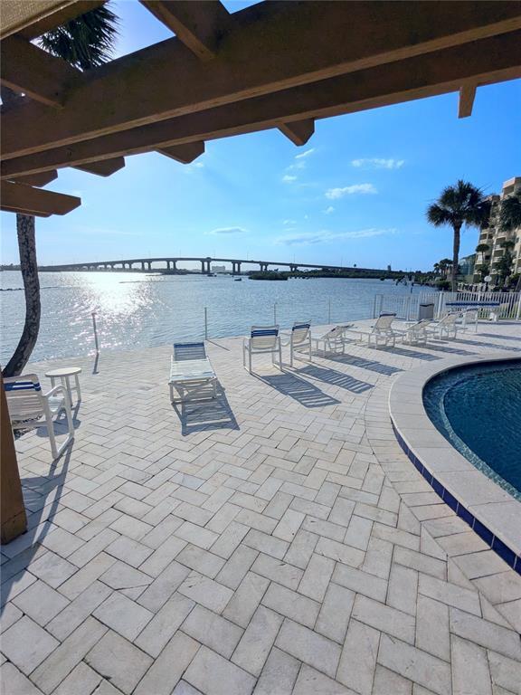 Building Photo - 3606 S Peninsula Dr