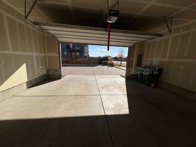 Building Photo - 1585 W 68th Ave