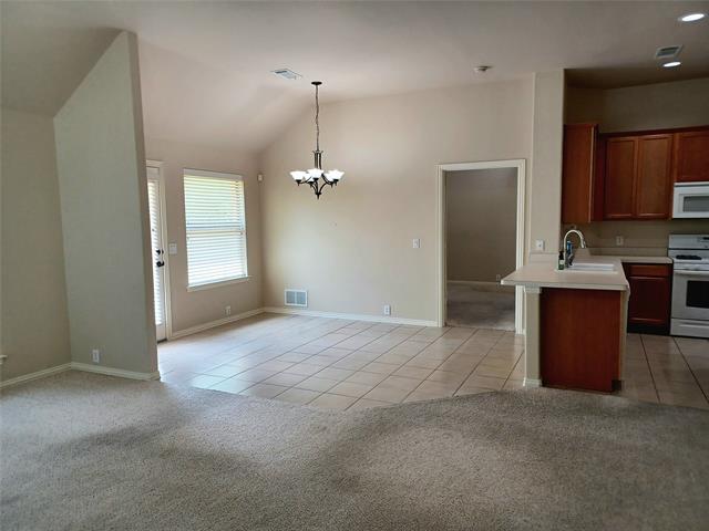 Building Photo - 664 Vickie St