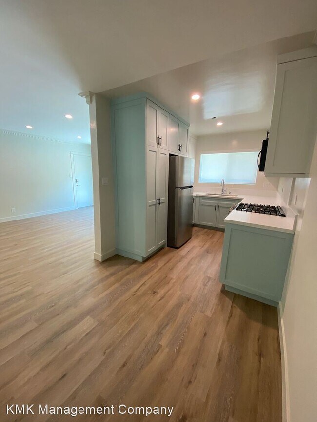 1 br, 1 bath Apartment - 527 S. Barringto... - 1 br, 1 bath Apartment - 527  S. Barringto...