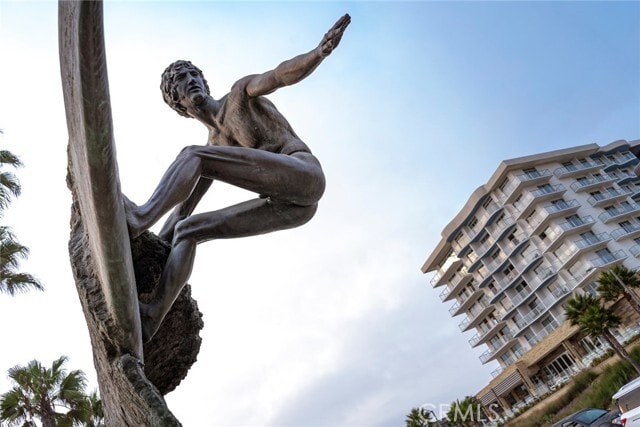 Building Photo - 1008 Delaware St