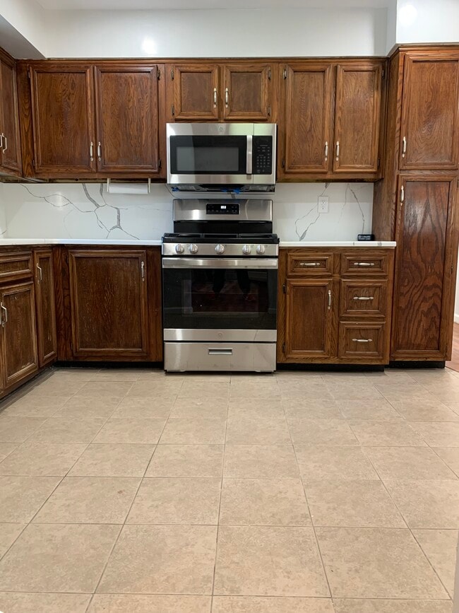 Building Photo - 25412 Craft Ave