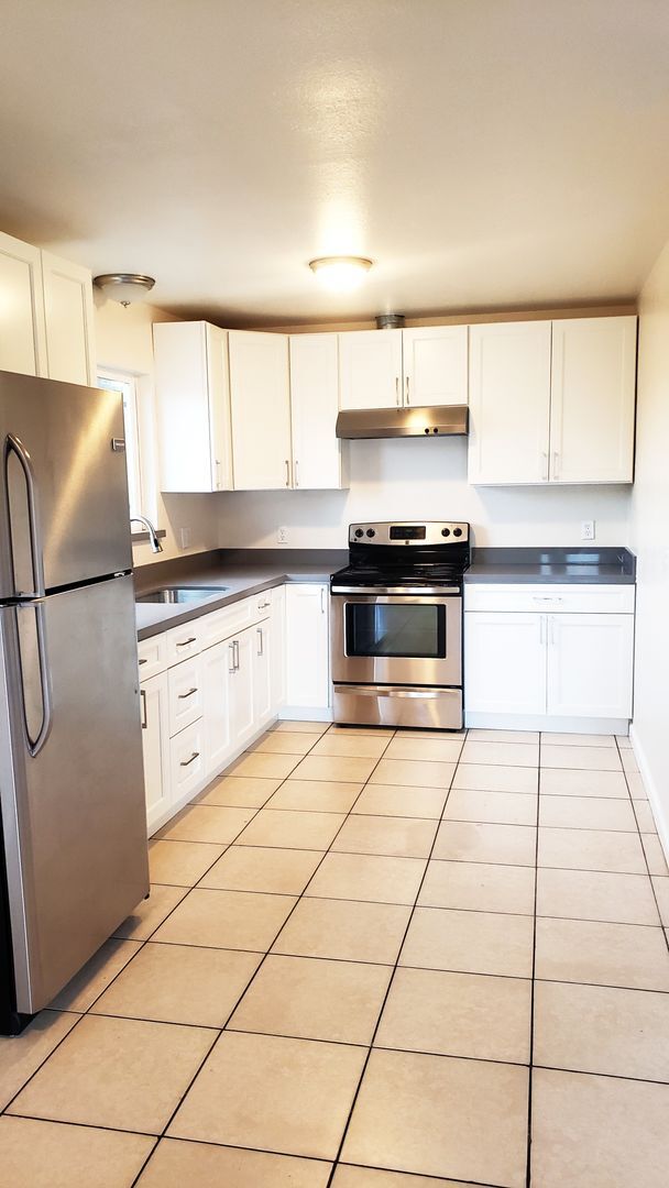 Building Photo - 7449 -