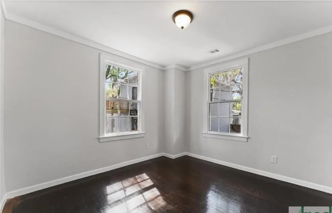 Building Photo - Charming 4BR Downtown Savannah Home with M...