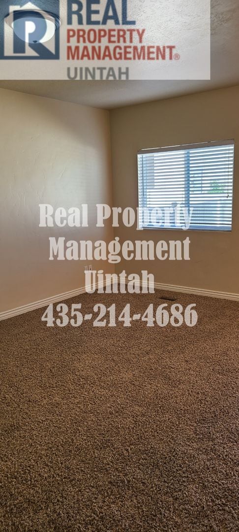 Building Photo - 3 bed 2.5 bath townhome in Fox Run. MOVE IN SPECIAL $400 OFF YOUR FIRST MONTH'S RENT WHEN YOU SIG...