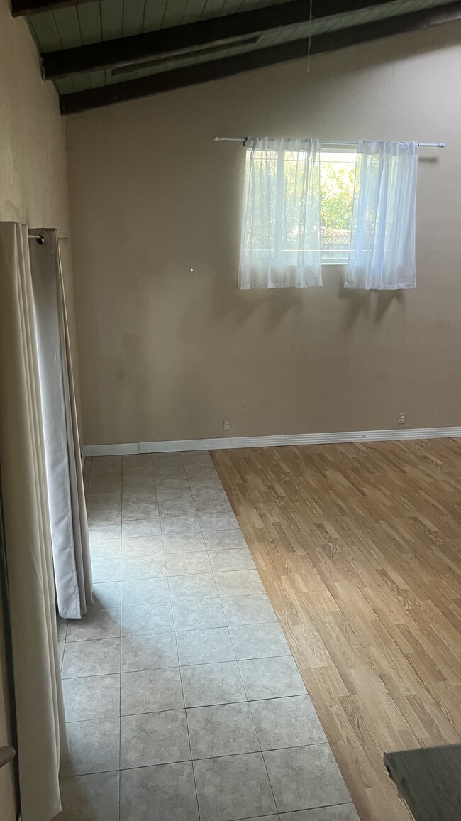 Living room - 1824 Shadow Knolls Pl