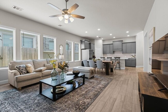 Primary Photo - 321 Rise Ln