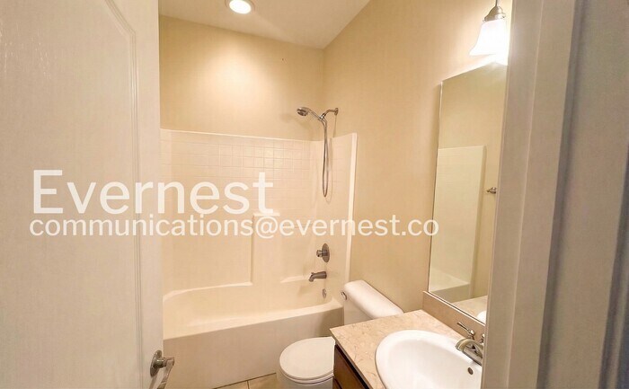 Building Photo - 273 Oxmoor Pl