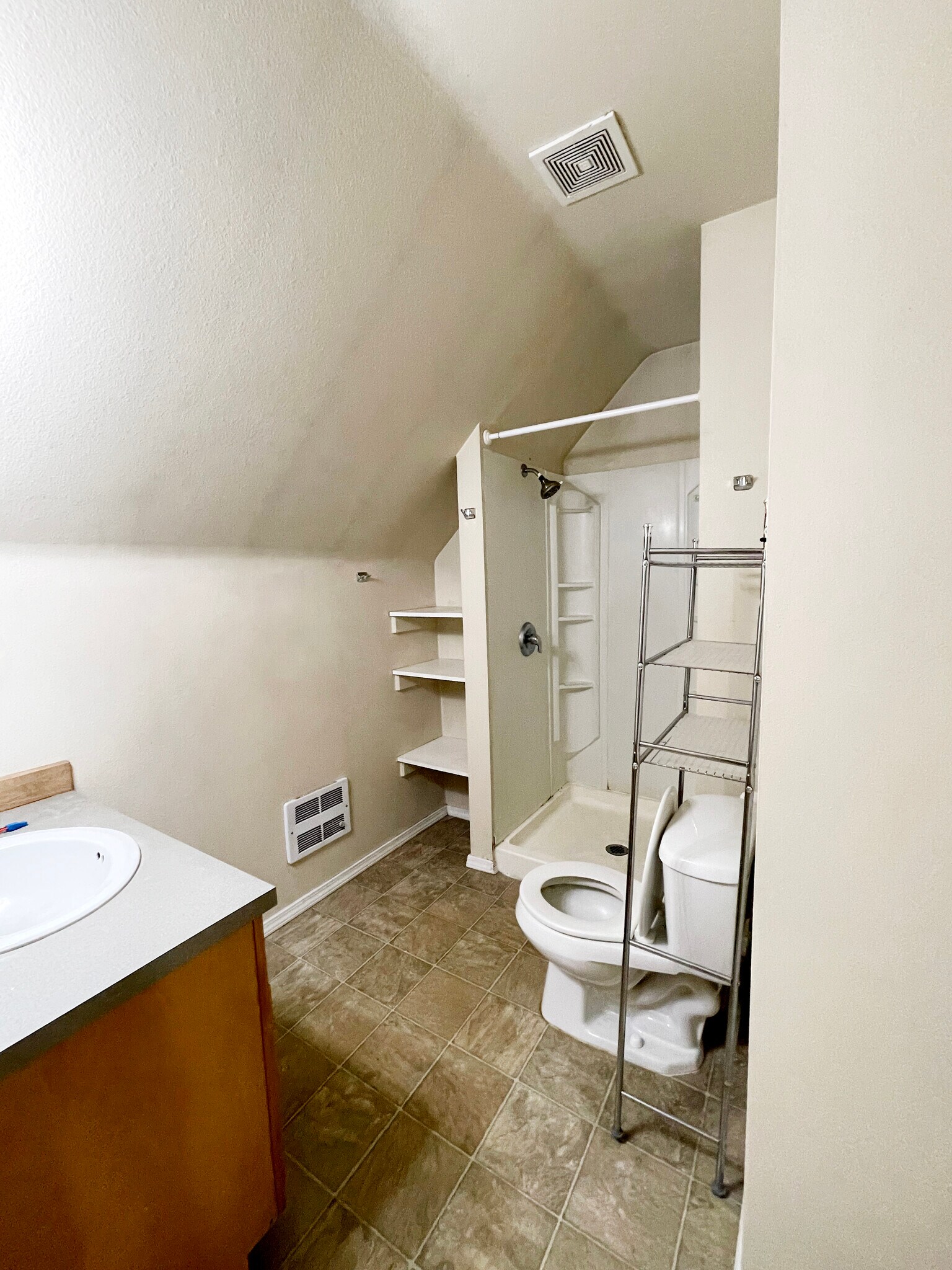 Building Photo - 1000 NE B St