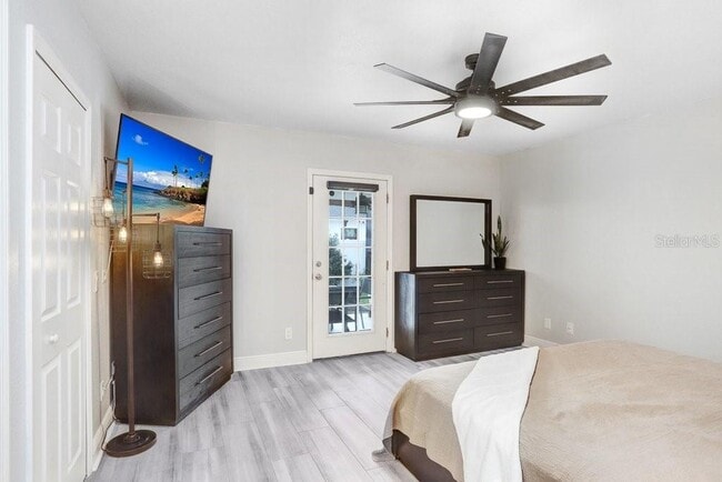 Building Photo - 3122 W Grace St