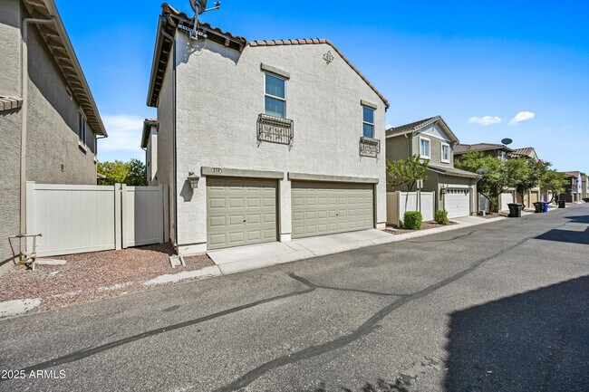 Building Photo - 839 S Adam Wy