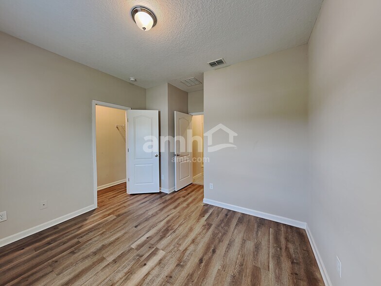 Building Photo - 16173 Alison Creek Dr