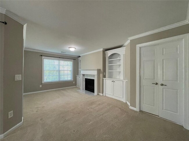 Building Photo - 2871 Royston Dr