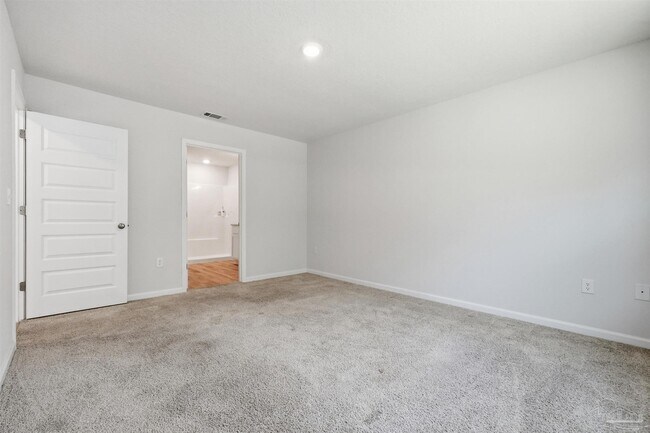 Building Photo - 5367 Peach Dr