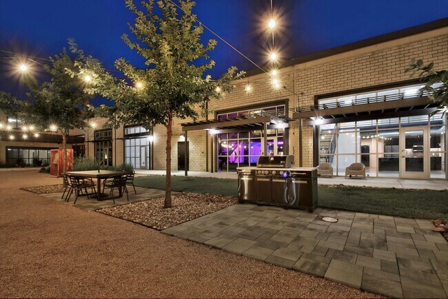 Building Photo - 215 Coca-Cola Pl