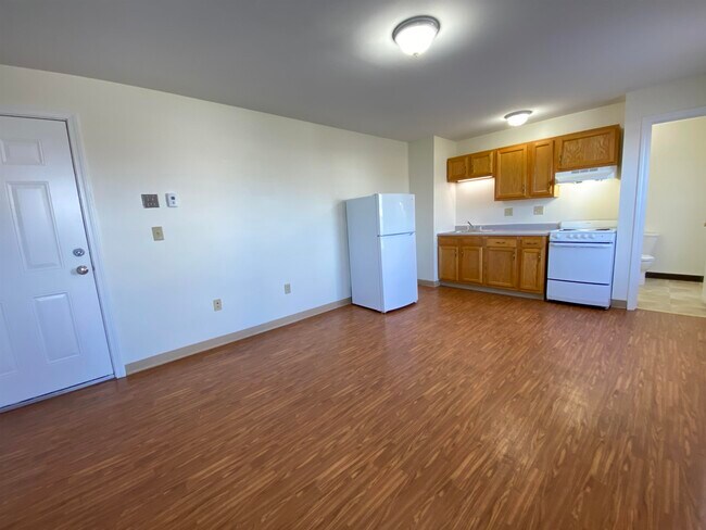 Building Photo - 4 Martin St