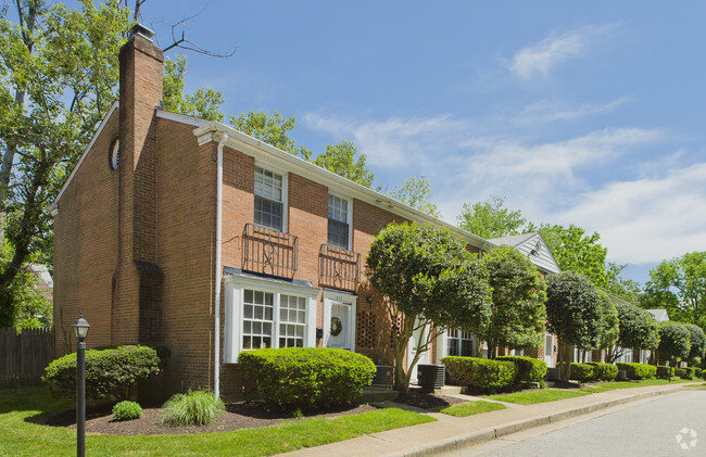 Building Photo - Ruxton Landing