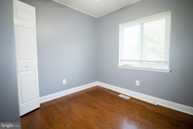 Building Photo - 1127 Thackary Ct