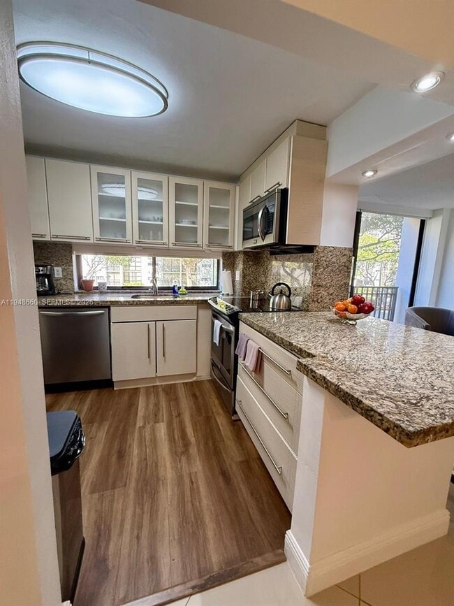 Building Photo - 17011 N Bay Rd