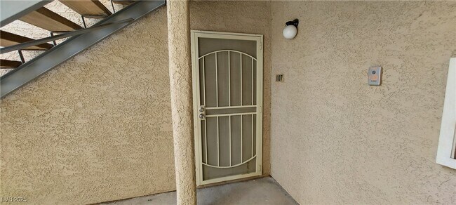 Building Photo - 230 Mission Newport Ln