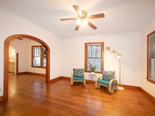 Building Photo - 5111 Ave Q 1/2