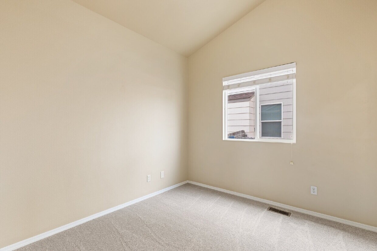 Building Photo - Move-In Ready Ranch Offering Comfort and C...