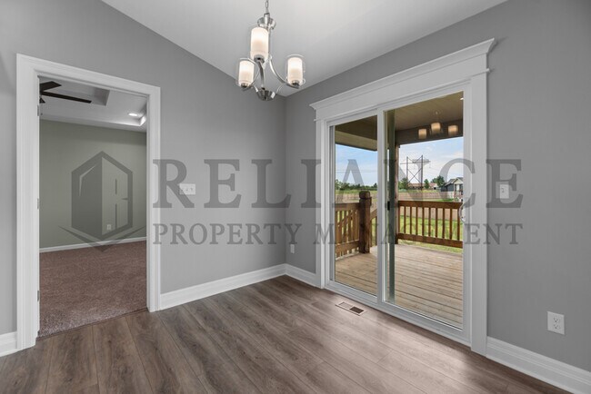 Building Photo - 1558 N Aster Cir