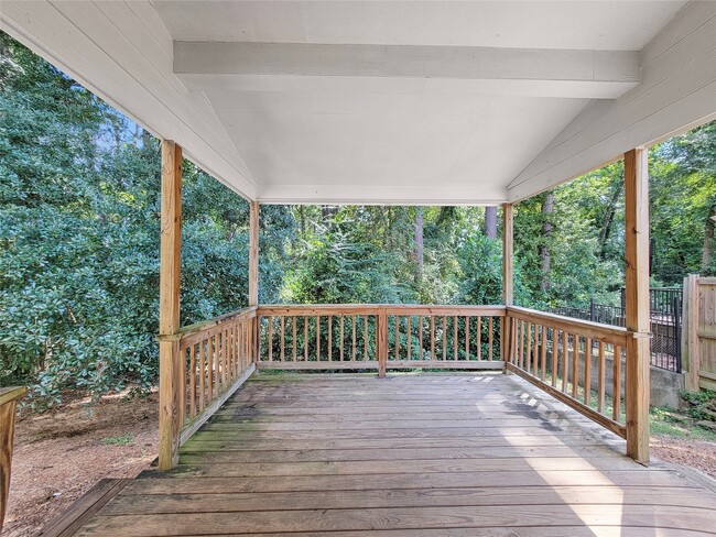Building Photo - 3522 White Oak Point Dr