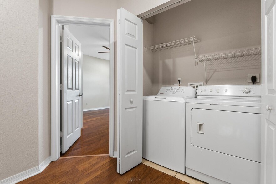 Building Photo - 3051 Grandiflora Dr