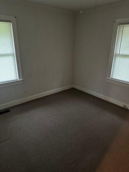 Building Photo - 504 Woodard St NE
