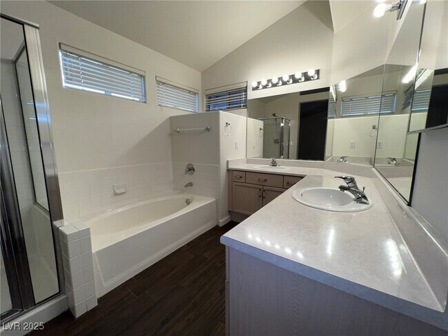 Building Photo - 7916 Thorne Pine Ave