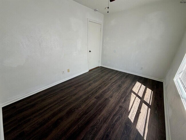 Building Photo - 3017 McGaha Ave