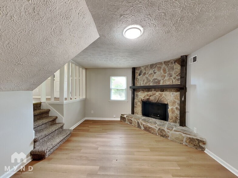 Building Photo - 2262 New Castle Cir