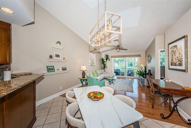 Building Photo - 6020 Bahia Del Mar Cir N