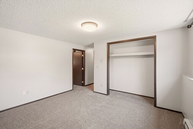Building Photo - 2705 N Robie Ct