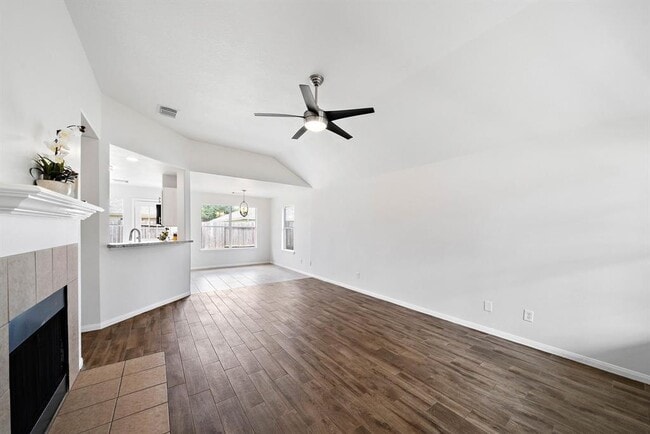 Building Photo - 25118 Clover Ranch Dr