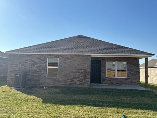 Building Photo - NOW PRELEASING!  Three Bedroom | Two Bath Home in Broken Arrow