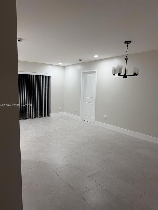 Building Photo - 9716 Hammocks Blvd