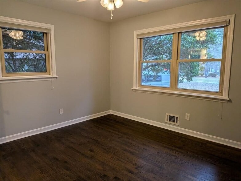 Building Photo - 3036 Hudson Ct