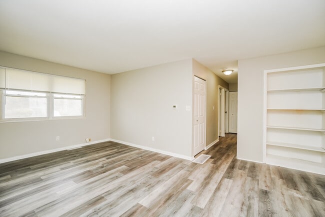 Building Photo - Beautiful Upgraded Multilevel Home